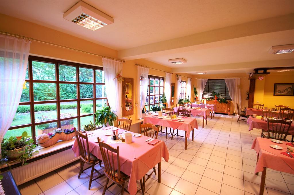 Hotel Weidenau Бад Орб Екстериор снимка