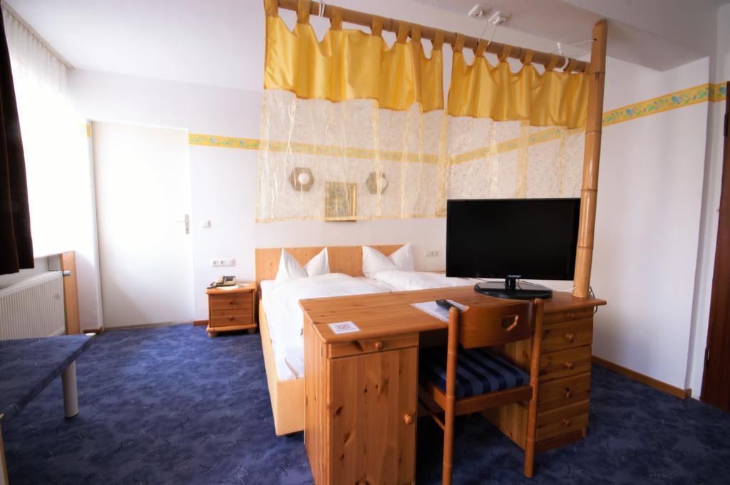 Hotel Weidenau Бад Орб Екстериор снимка